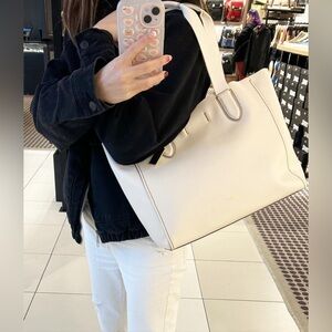 NWT - COACH Derby Tote - SOFT LEATHER